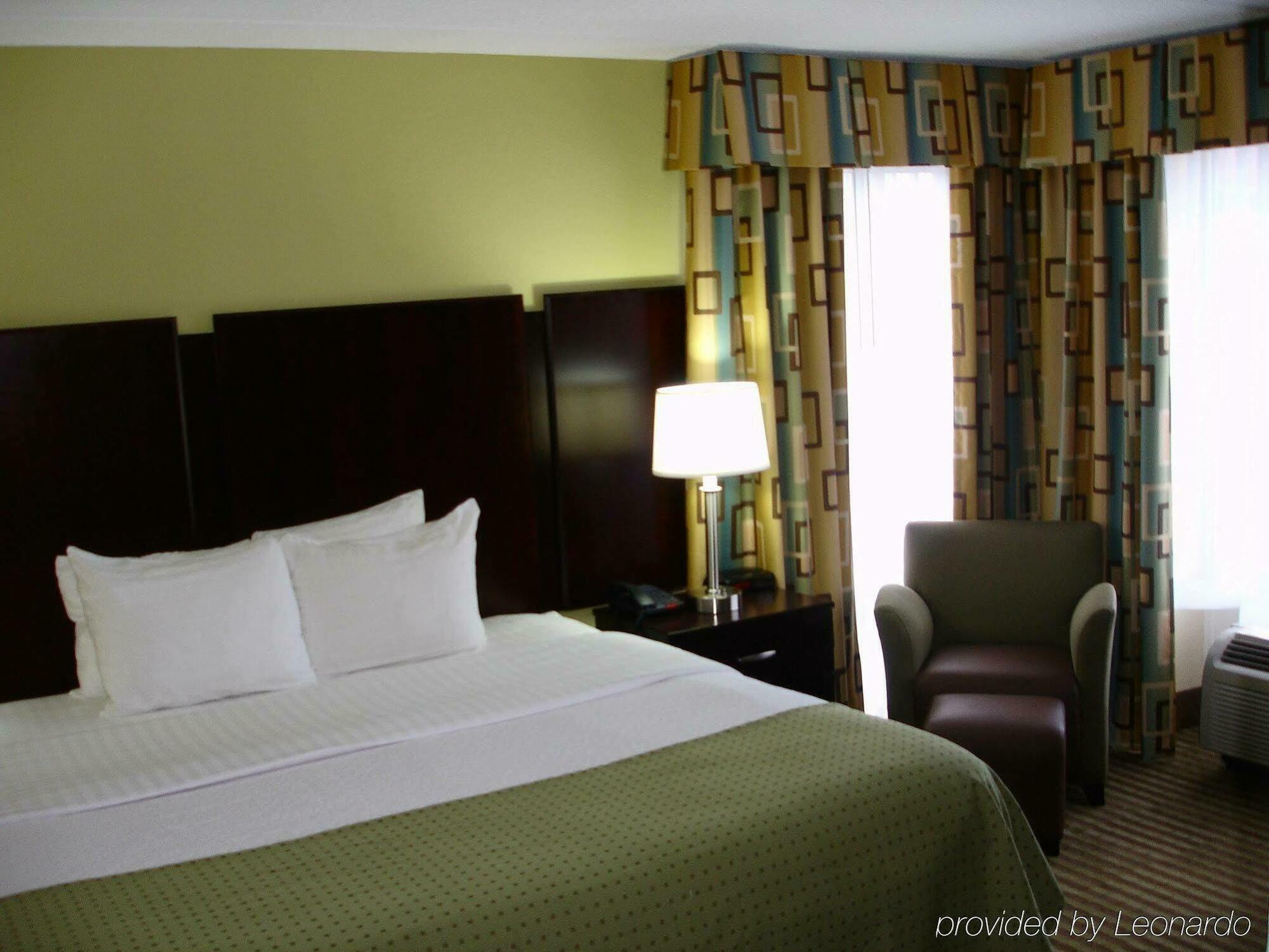 Holiday Inn Express North Myrtle Beach - Little River By Ihg Room photo